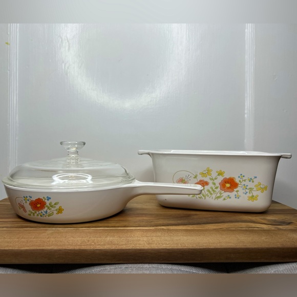 Corningware Other - Vintage Corning ware Wildflower 6 1/2 inch skillet & Loaf Casserole Pan Like New